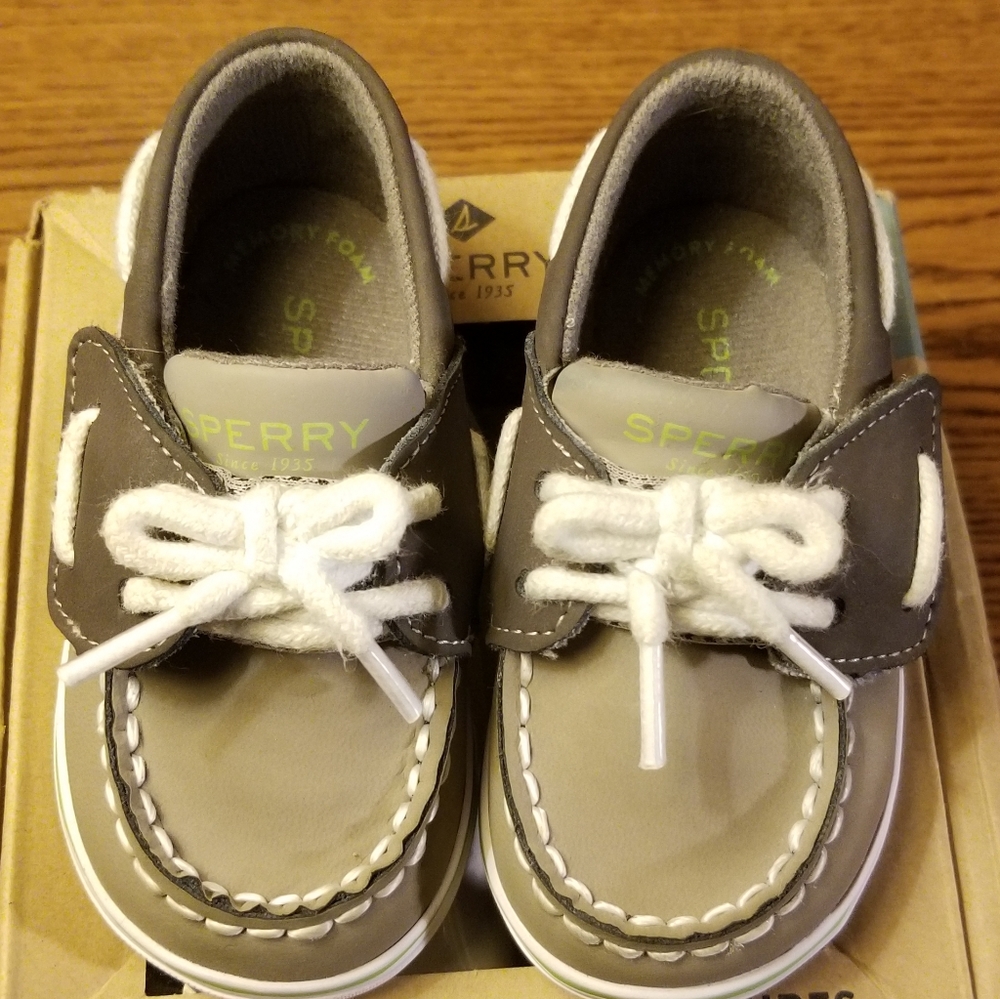 Sperry intrepid crib shoes